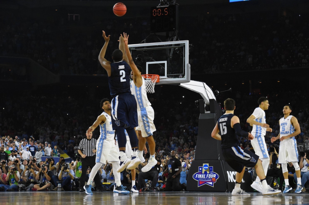 2016-04-05T033438Z_185828561_NOCID_RTRMADP_3_NCAA-BASKETBALL-FINAL-FOUR-CHAMPIONSHIP-GAME-VILLANOVA-VS-NORTH-CAROLINA-1091