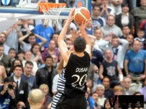 Dusan Vukcevic risolve l'ultimo derby, marzo 2009