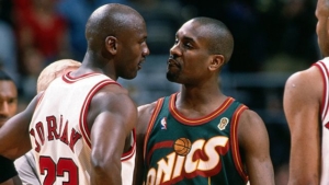 Gary Payton e Michael Jordan alle NBA Finals 1996