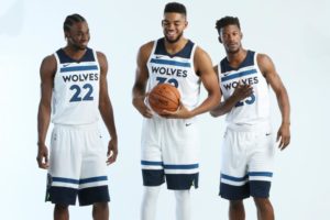 I 'Big Three' dei T'Wolves 2017/18. Da sinistra: Andrew Wiggins, Karl-Anthony Towns e Jimmy Butler