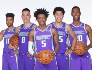 Il nuovo corso dei Kings parte dai giovani. Da sinistra: Frank Mason, Bogdan Bogdanovic, De'Aaron Fox, Justin Jackson e Harry Giles