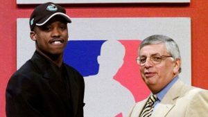 L'incontenibile gioia di Steve Francis per essere stato draftato dai Vancouver Grizzlies