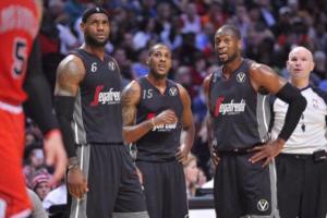 Mario Chalmers tra LeBron James e Dwyane Wade. Il tampering varca i confini della NBA