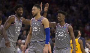 Da sinistra, Joel Embiid, Ben Simmons e Jimmy Butler